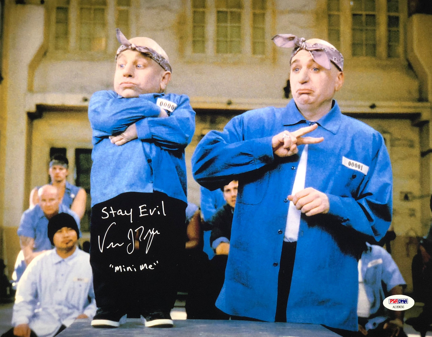 Verne Troyer Autographed Inscribed "mini me" 11x14 Austin Powers Movie Scene PSA