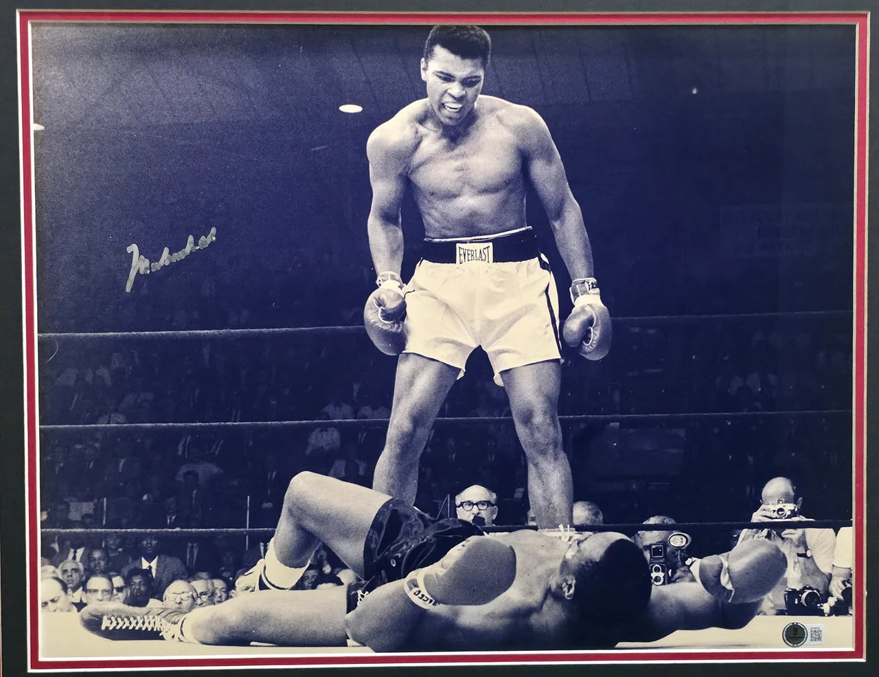 Muhammad Ali Signed Framed 16x20 Photo - Beckett