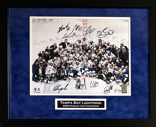 Team signed framed 11x14 photo Tampa Bay Lightning JSA PSA Vasilevskiy Kucherov