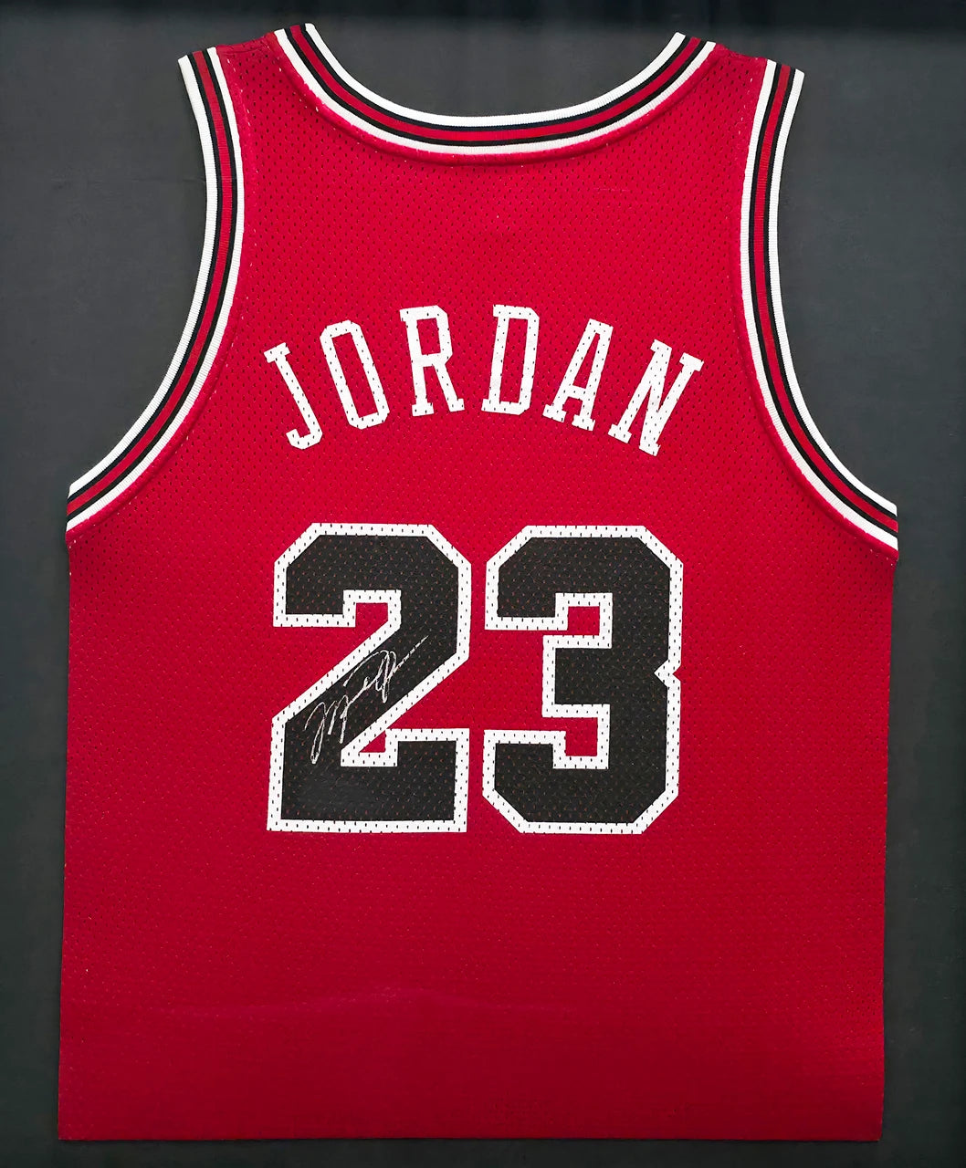 Michael Jordan Signed Framed Chicago BullJersey - Beckett