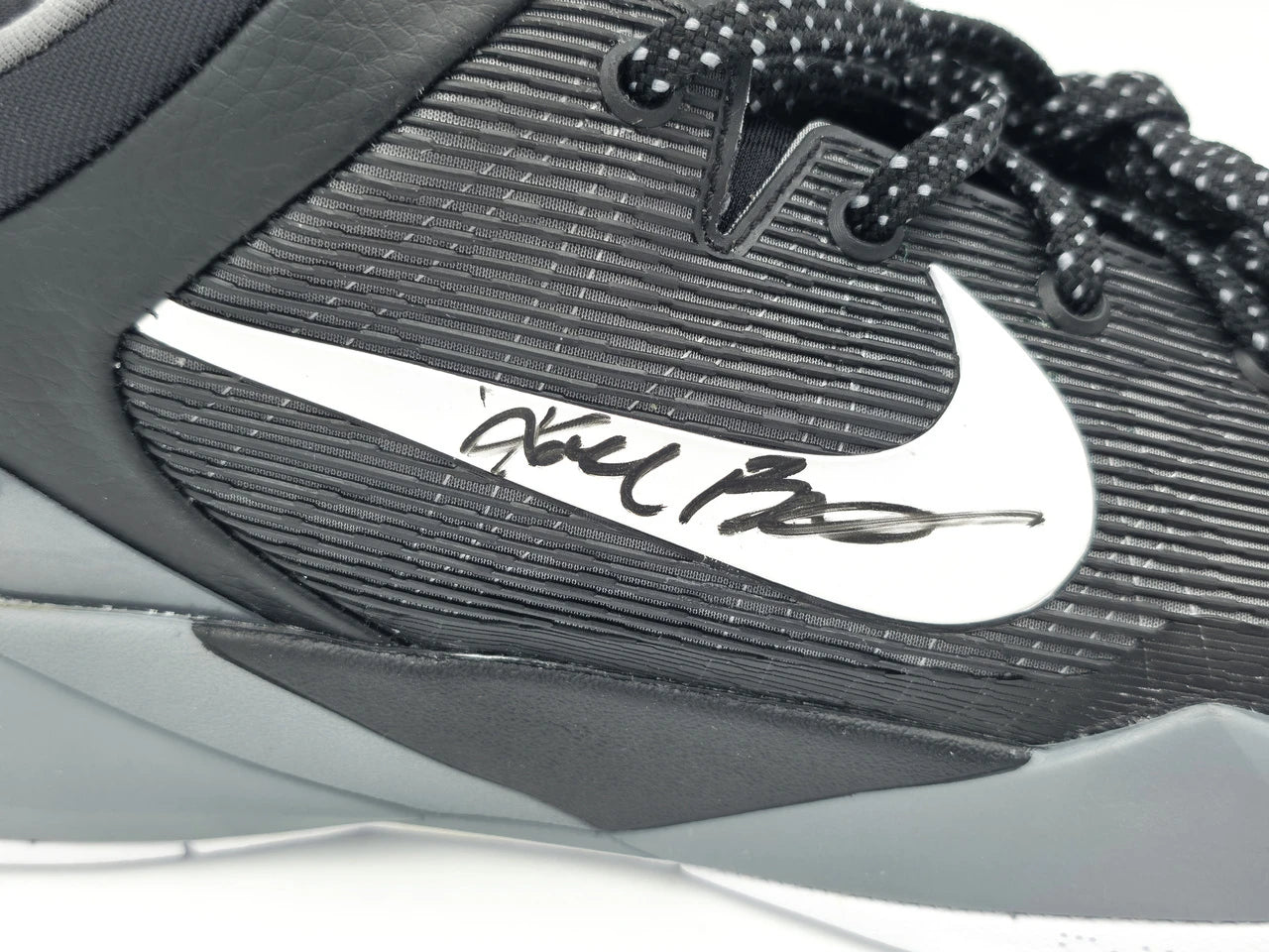 Kobe Bryant Signed Nike Kobe VII Shoes (Dual Signed) #4/8 - Panini Holo